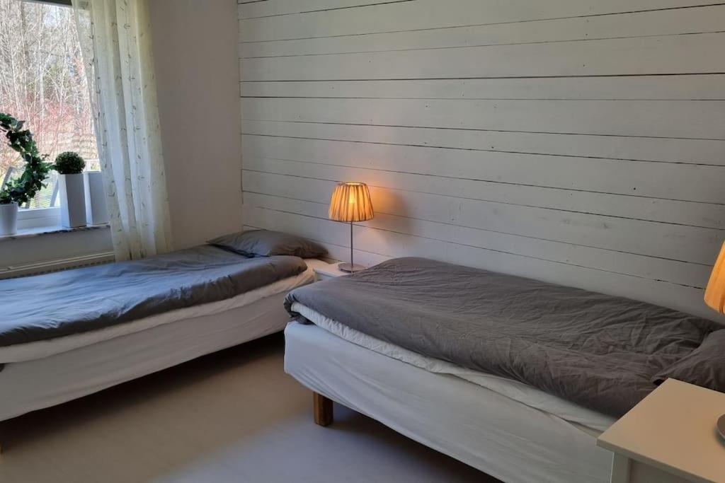 Trivsamt Parhus I Lugnt Omrade Inne I Tranas! Exterior foto